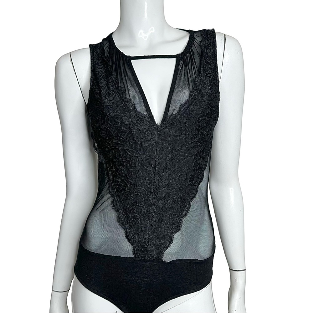 🤑 5/$25 Forever 21 V-Neck Sleeveless Lace and Sheer Mesh Black Body Suit